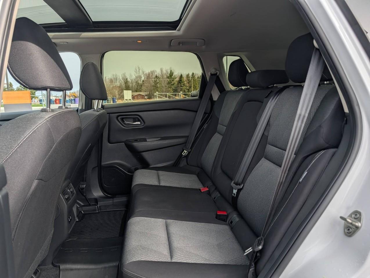 2024 Nissan Rogue SV Moonroof NO ACCIDENTS/ PANORAMIC SUNROOF Photo