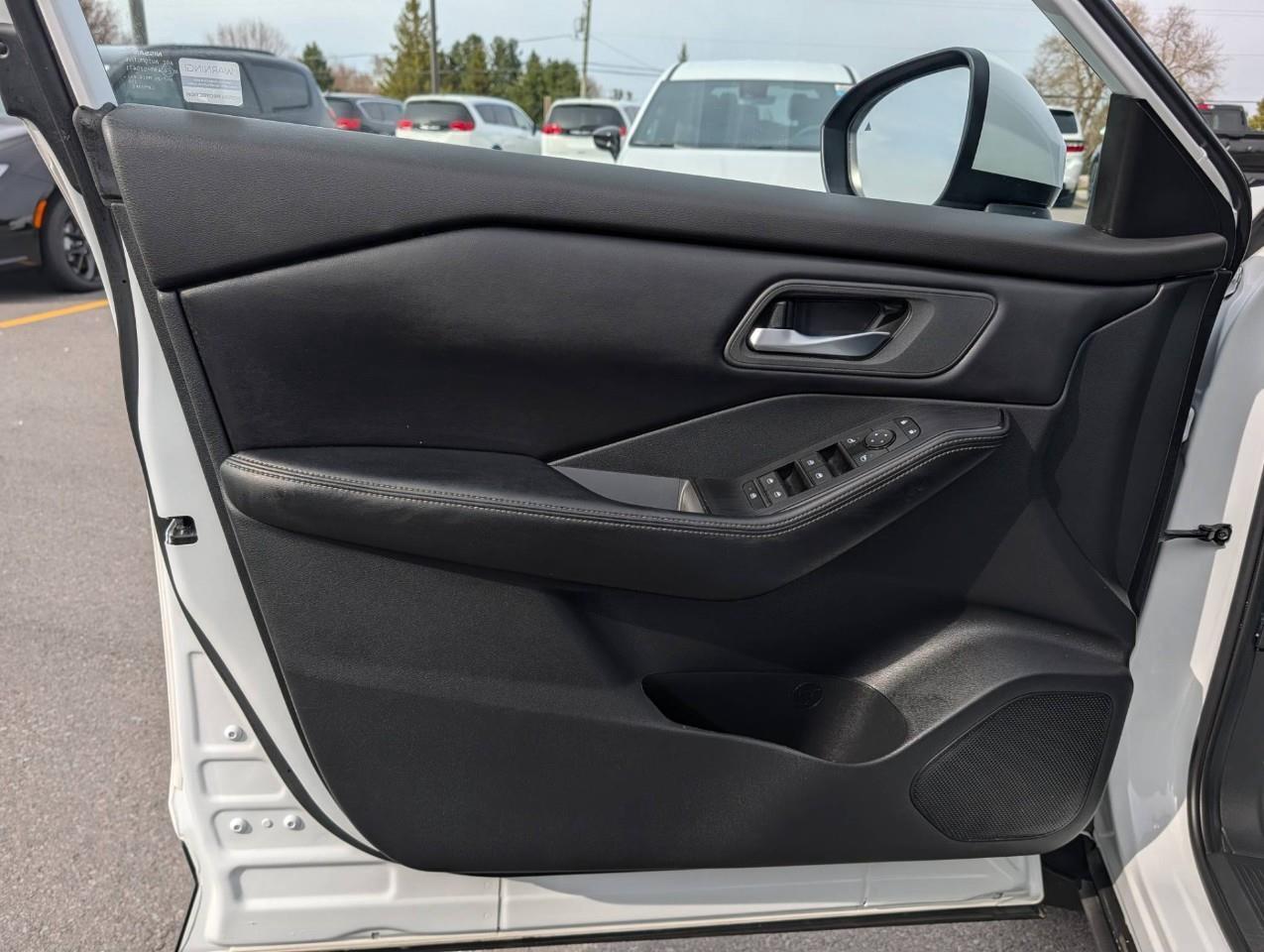 2024 Nissan Rogue SV Moonroof NO ACCIDENTS/ PANORAMIC SUNROOF Photo