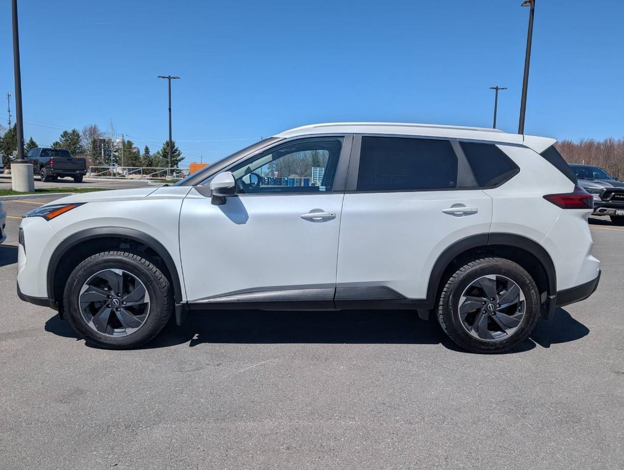 2024 Nissan Rogue SV Moonroof NO ACCIDENTS/ PANORAMIC SUNROOF Photo