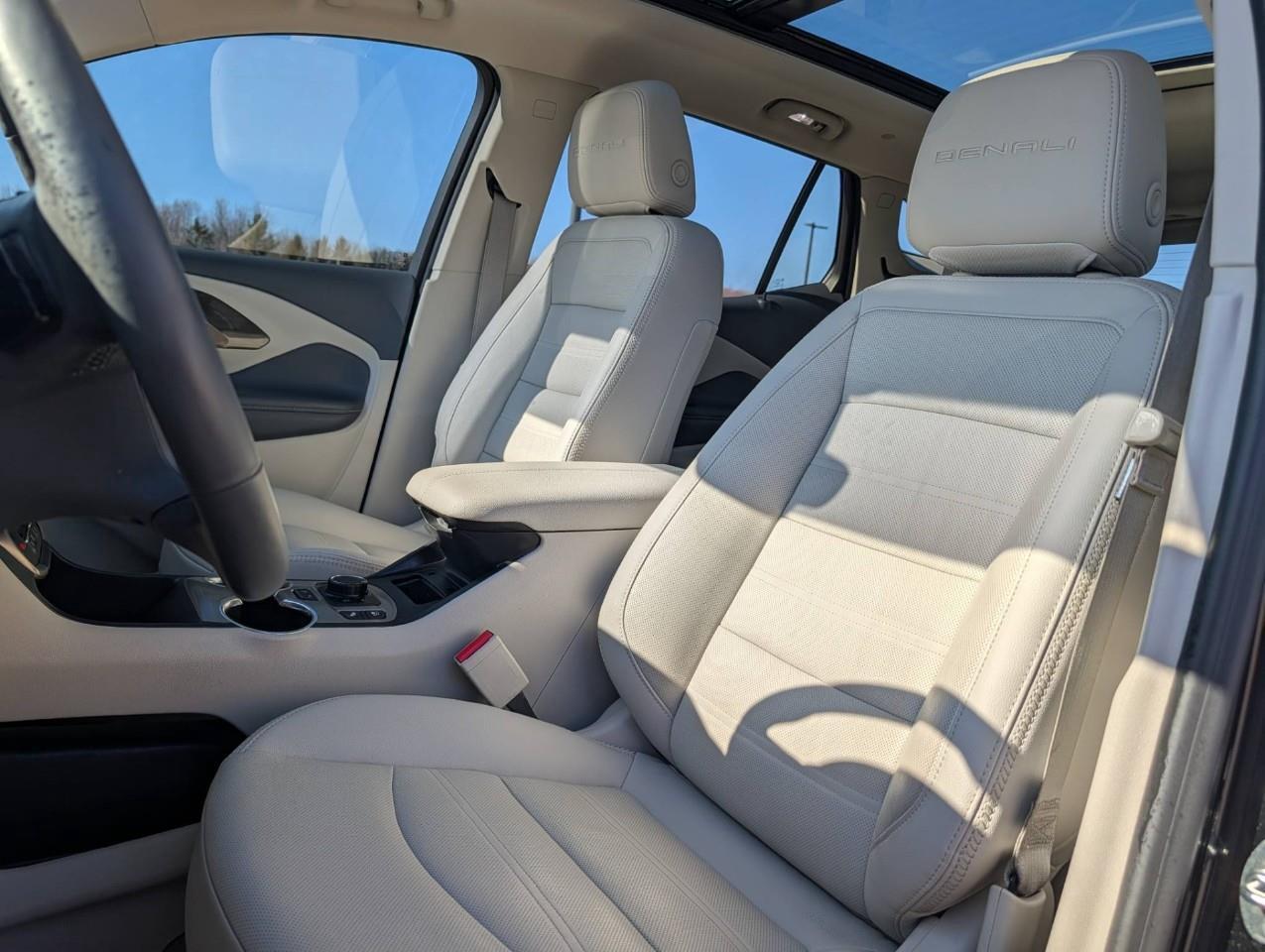 2024 GMC Terrain Denali ONE OWNER/ NO ACCIDENTS Photo