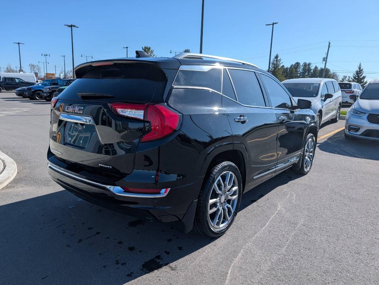 2024 GMC Terrain Denali ONE OWNER/ NO ACCIDENTS Photo