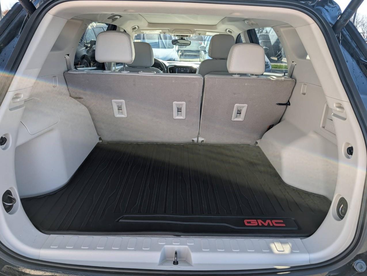 2024 GMC Terrain Denali ONE OWNER/ NO ACCIDENTS Photo