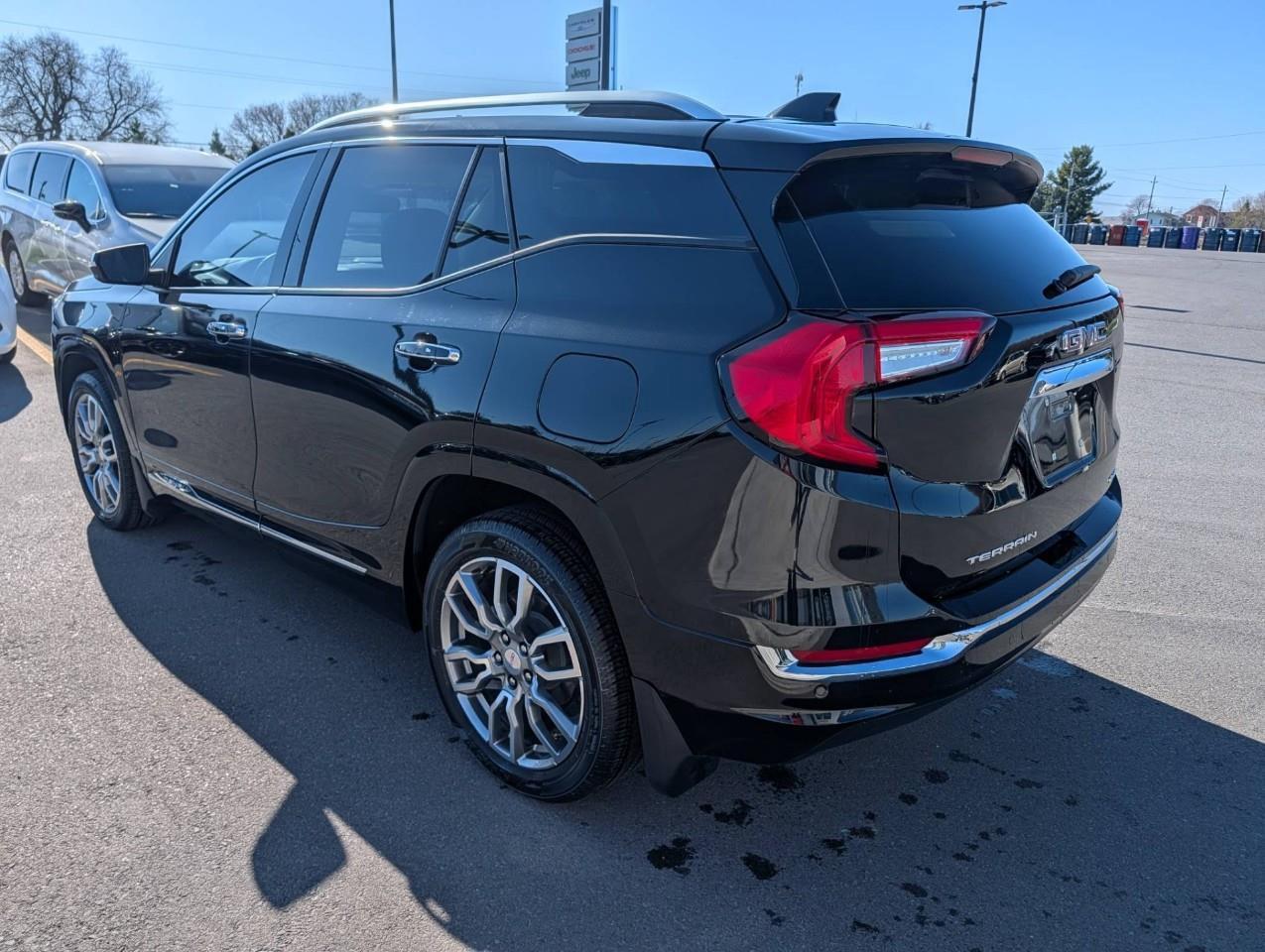 2024 GMC Terrain Denali ONE OWNER/ NO ACCIDENTS Photo