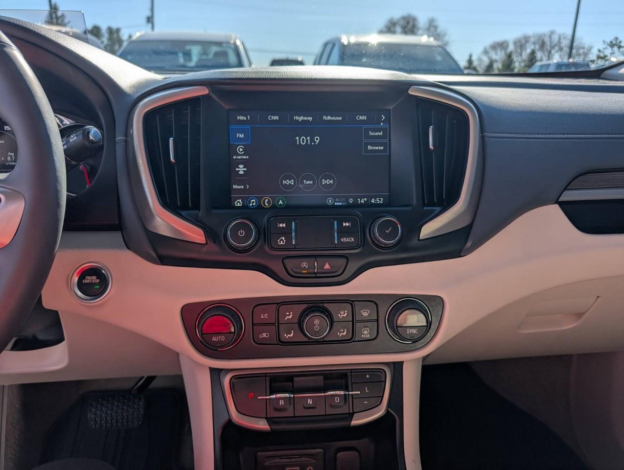 2024 GMC Terrain Denali ONE OWNER/ NO ACCIDENTS Photo