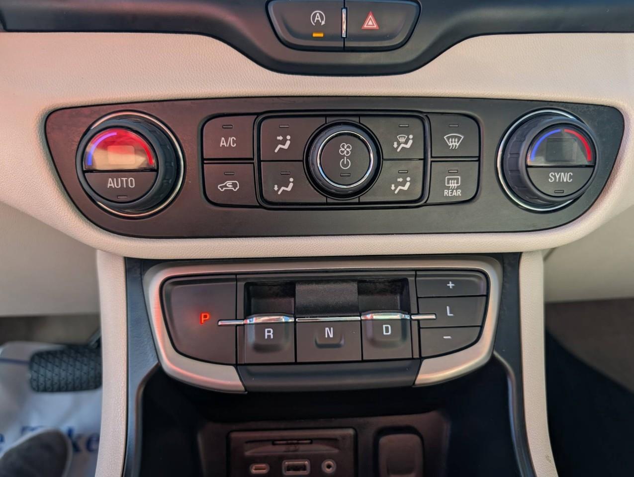 2024 GMC Terrain Denali ONE OWNER/ NO ACCIDENTS Photo