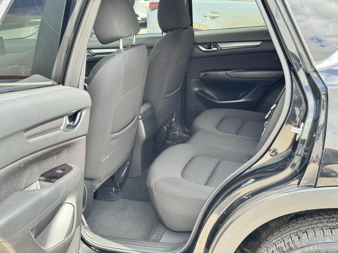 2022 Mazda CX-5 GX AWD/ EXTENDED WARRANTY/ 3.95% RATE/ MUST SEE Photo