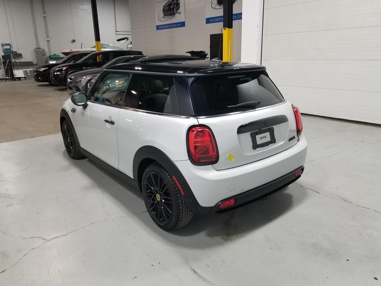 2023 MINI SE 3 Door Cooper Front-Wheel Drive Hatchback Photo