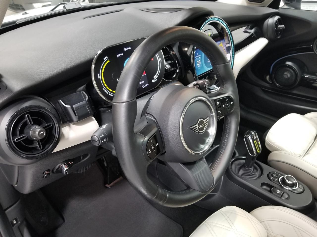 2023 MINI SE 3 Door Cooper Front-Wheel Drive Hatchback Photo
