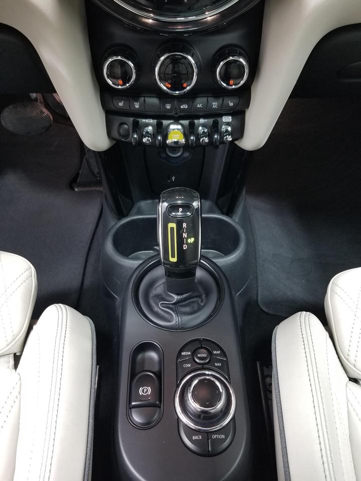 2023 MINI SE 3 Door Cooper Front-Wheel Drive Hatchback Photo