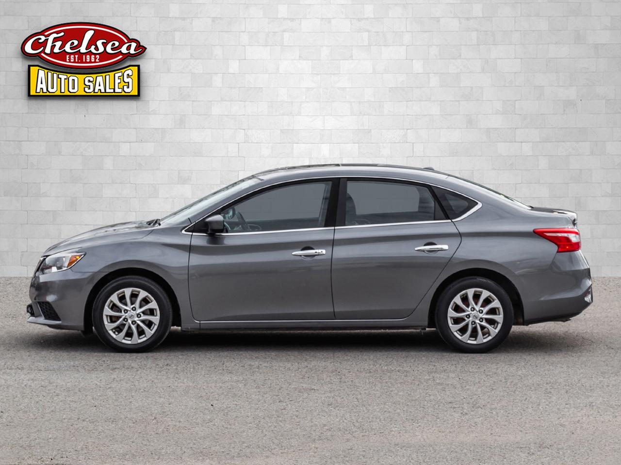 2018 Nissan Sentra SV CVT Photo2