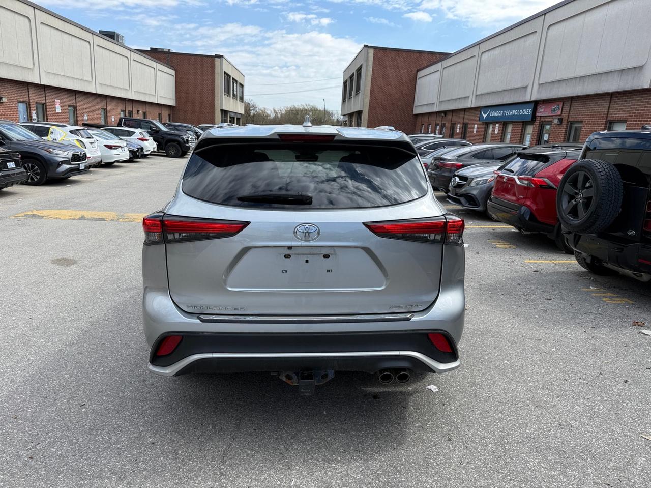 2023 Toyota Highlander XSE CVT, LEATHER, NAV, SUNROOF Photo4