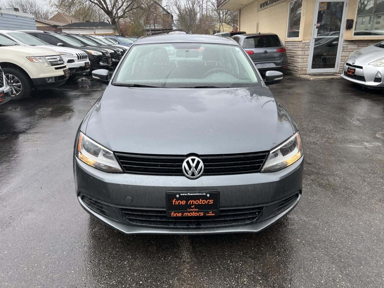 2014 Volkswagen Jetta 2 L Trendline 4dr Sedan Manual Photo2