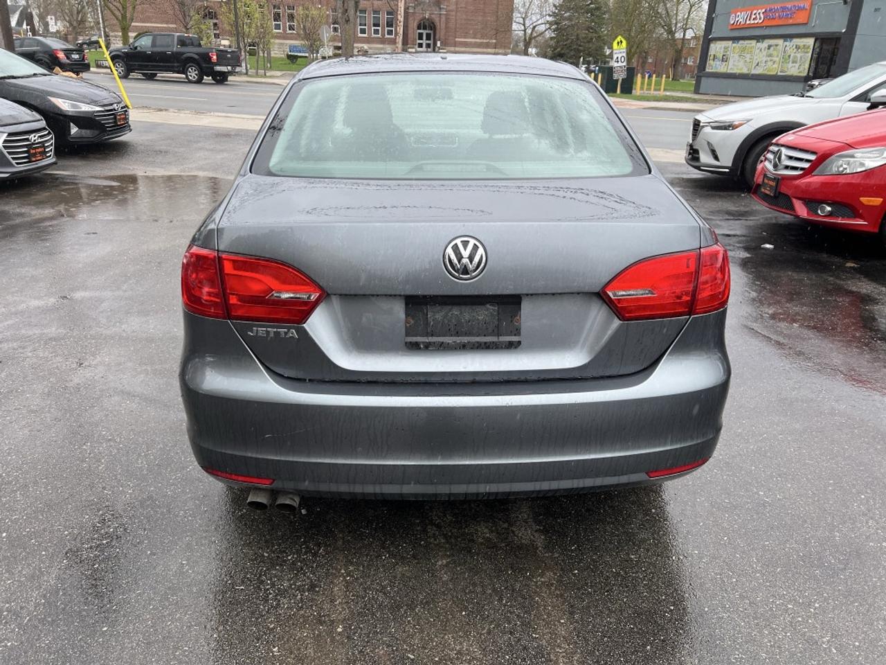 2014 Volkswagen Jetta 2 L Trendline 4dr Sedan Manual Photo