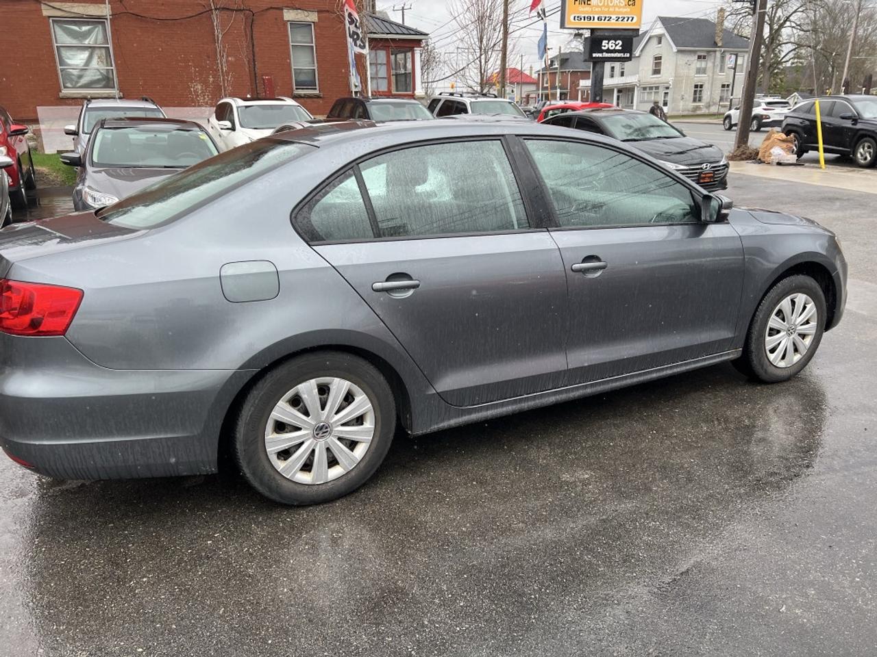 2014 Volkswagen Jetta 2 L Trendline 4dr Sedan Manual Photo