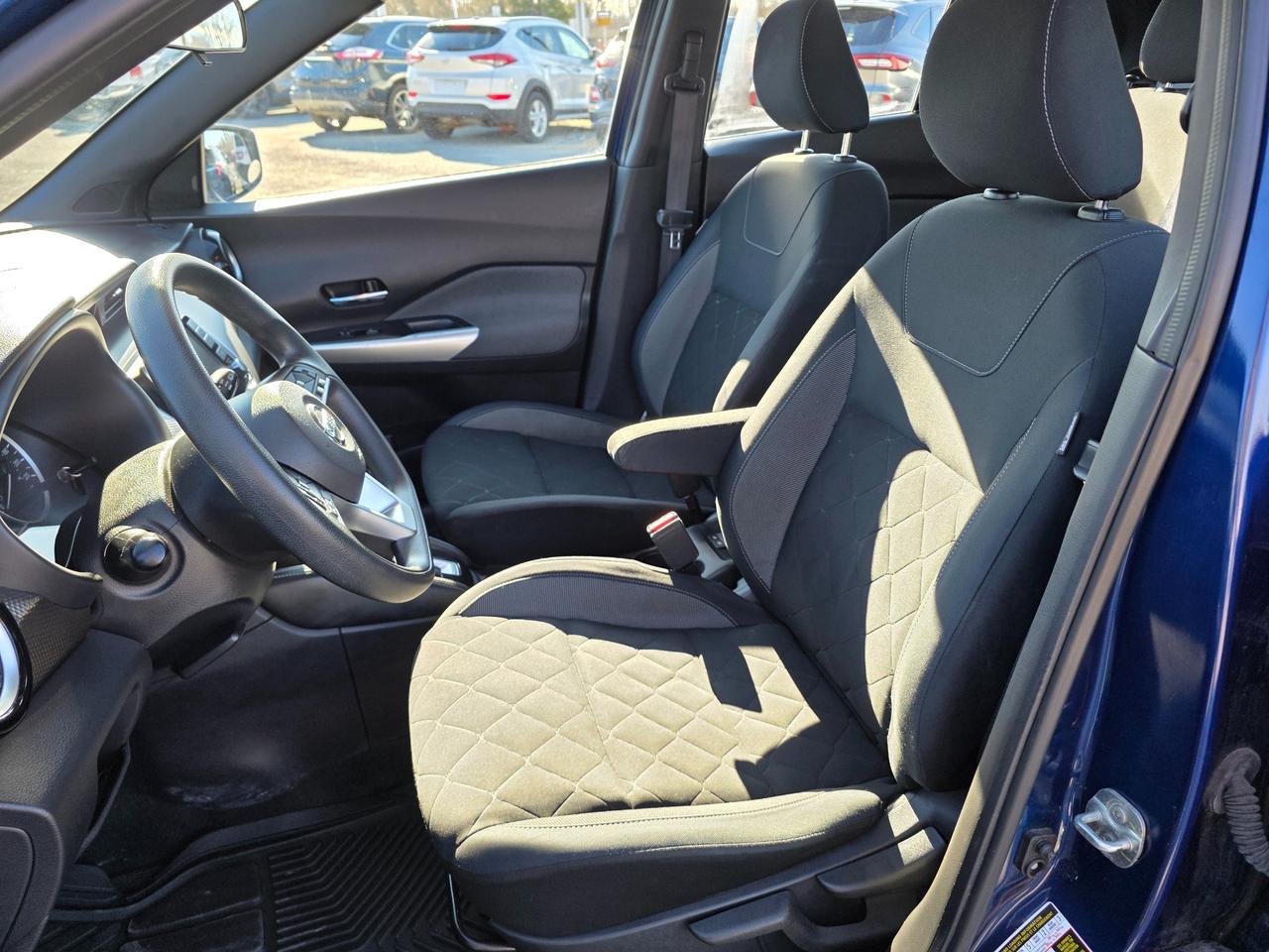 2020 Nissan Kicks SV (CVT) 4dr Front-Wheel Drive Photo
