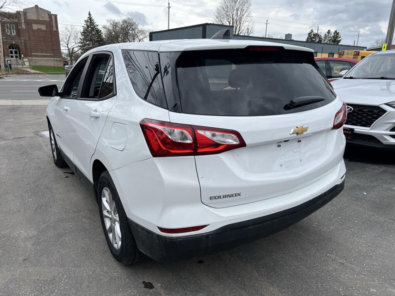 2020 Chevrolet Equinox LS Front-wheel Drive Automatic Photo4