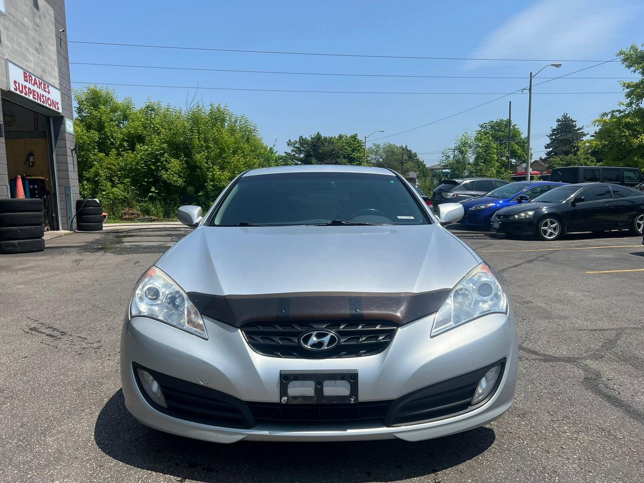 2010 Hyundai Genesis Coupe 2dr I4 Man Premium Photo