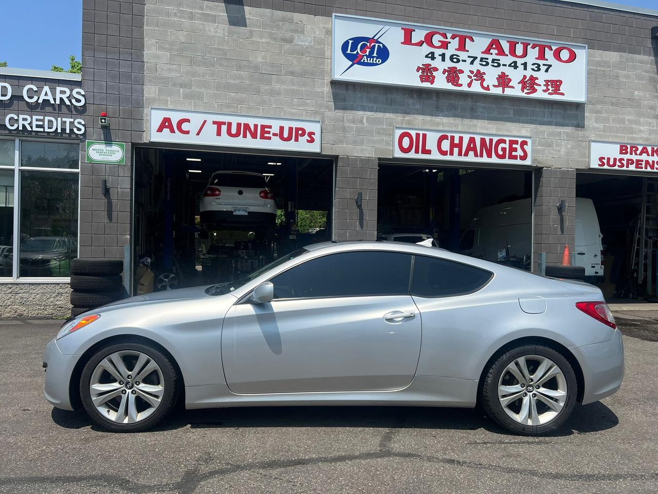 2010 Hyundai Genesis Coupe 2dr I4 Man Premium Photo