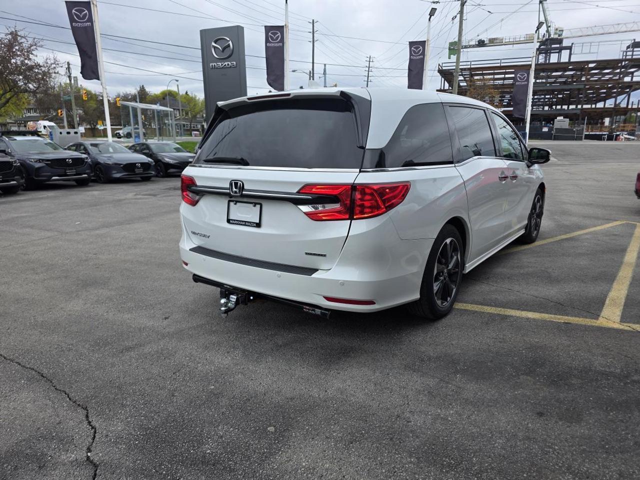 2022 Honda Odyssey Touring rear Photo