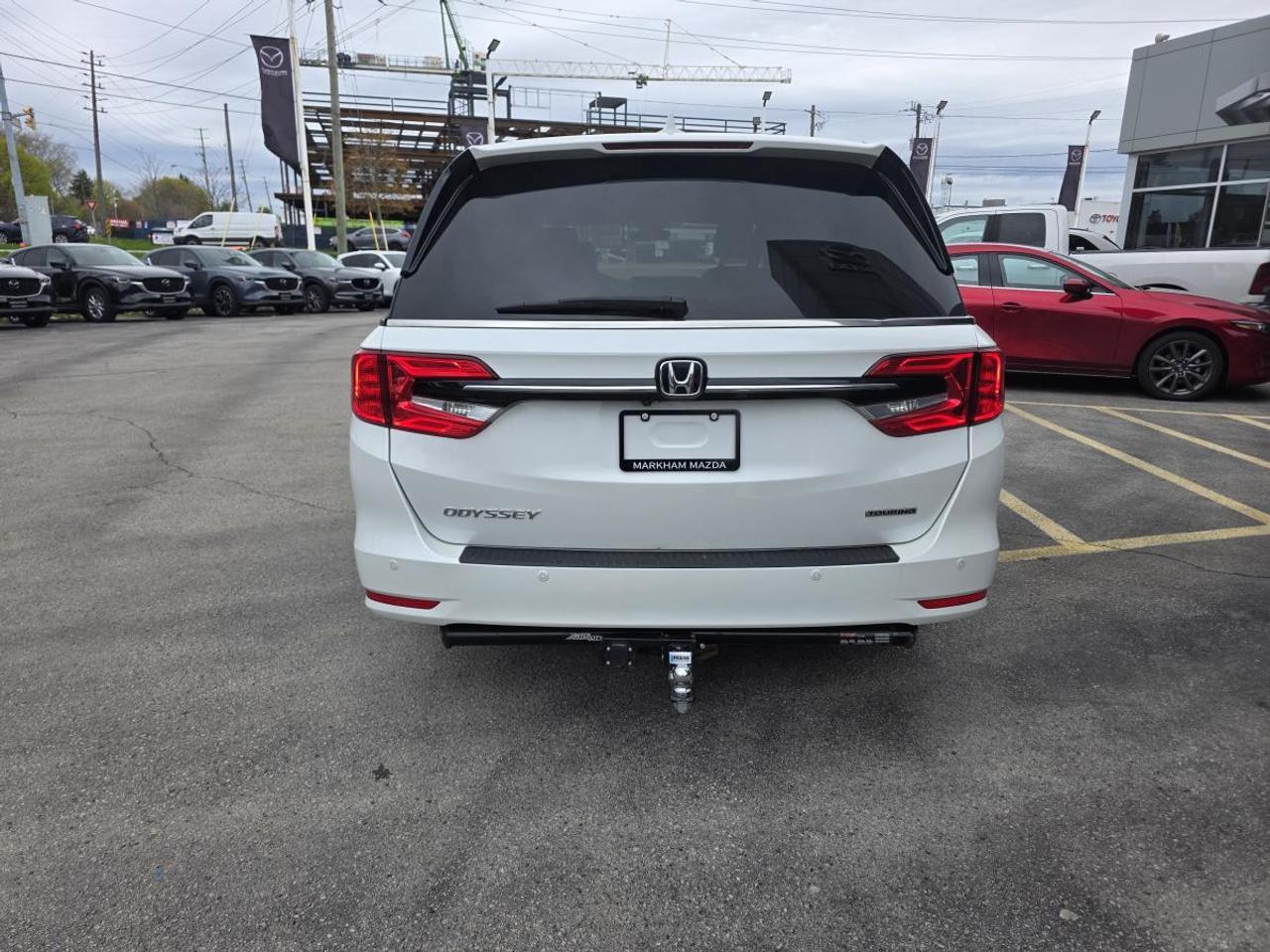 2022 Honda Odyssey Touring rear Photo4