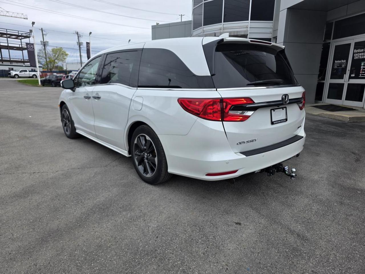 2022 Honda Odyssey Touring rear Photo