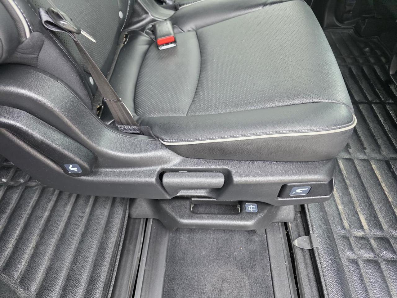 2022 Honda Odyssey Touring rear Photo