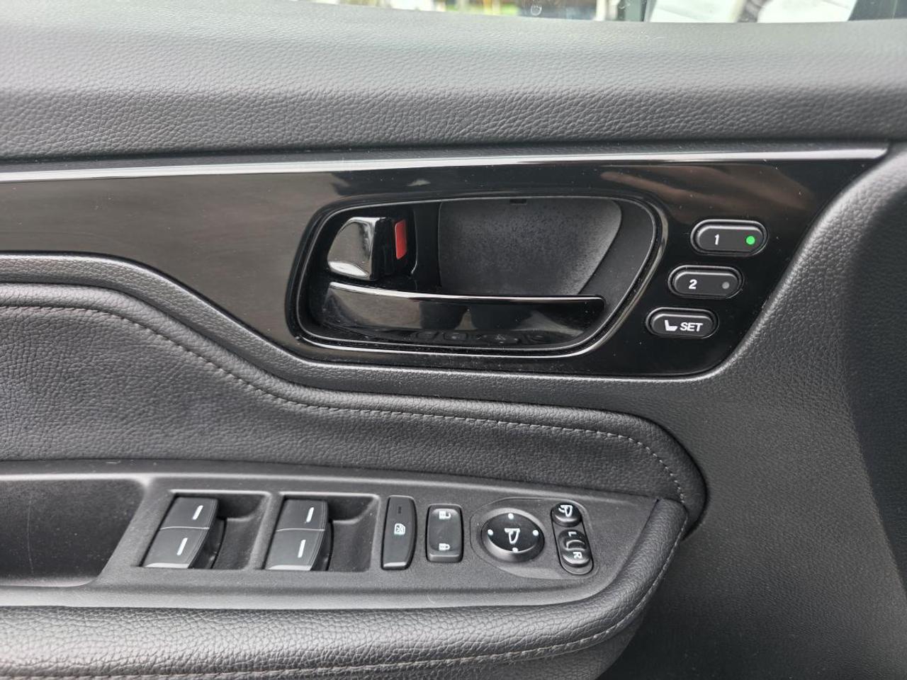 2022 Honda Odyssey Touring rear Photo