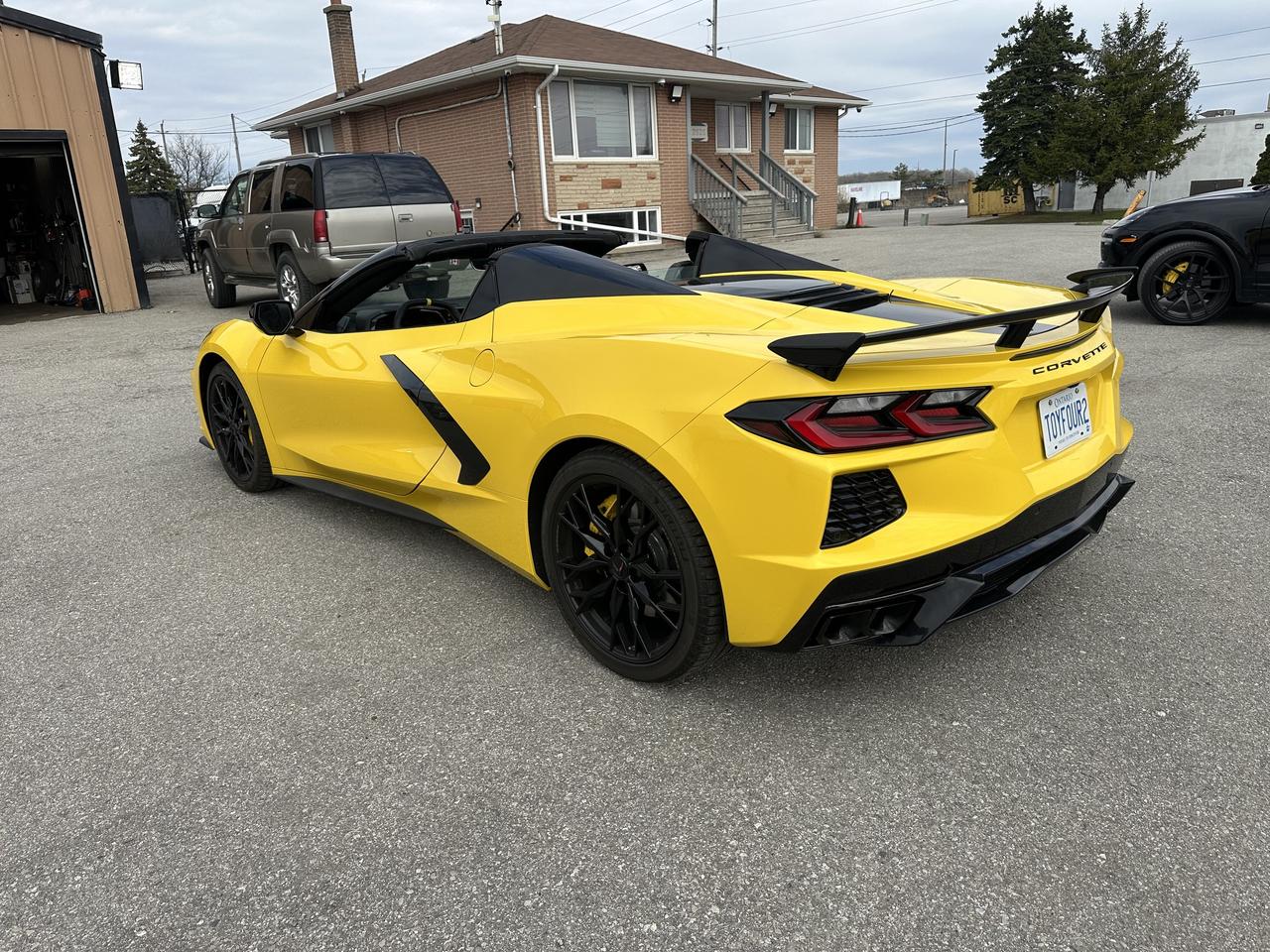 2025 Chevrolet Corvette STINGRAY CONVT 3LT wZ51 PERFORMANCE CLEAN CARFAX Photo3