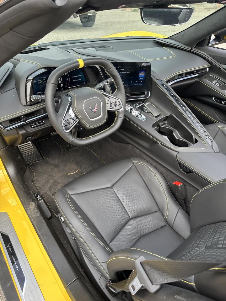 2025 Chevrolet Corvette STINGRAY CONVT 3LT wZ51 PERFORMANCE CLEAN CARFAX Photo