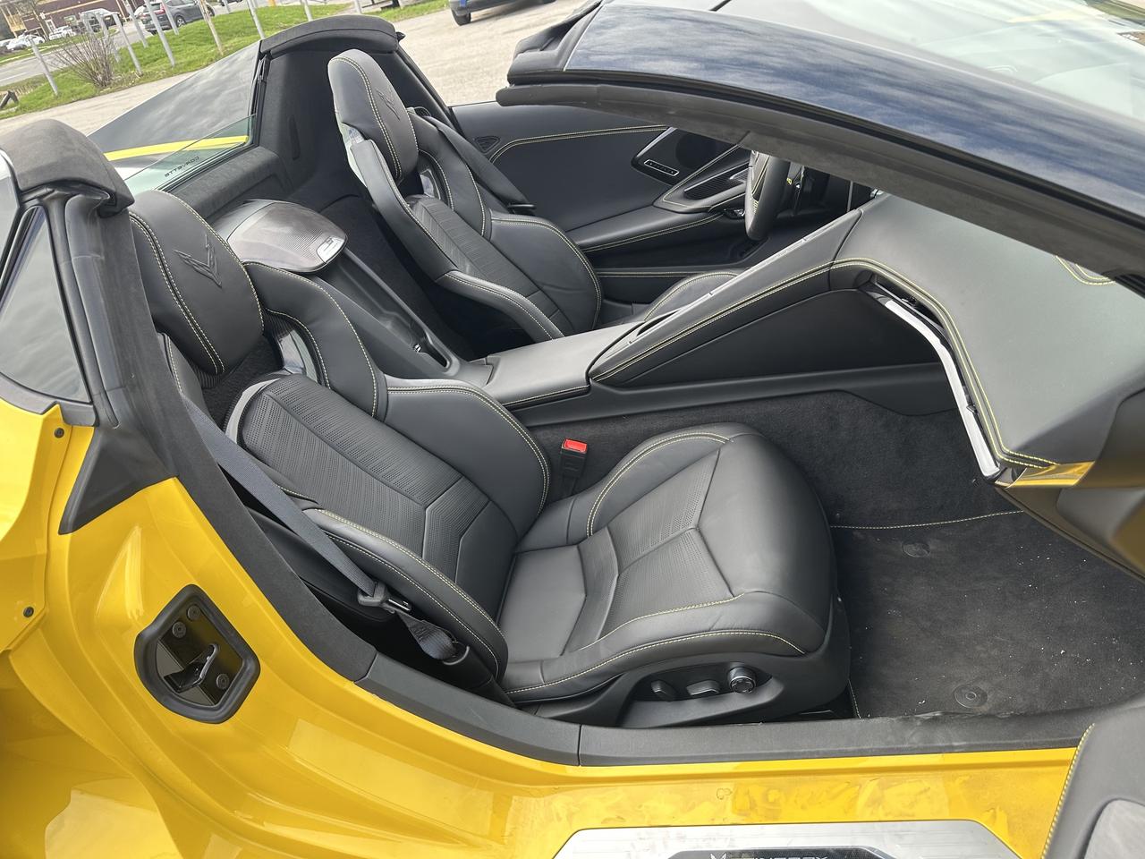 2025 Chevrolet Corvette STINGRAY CONVT 3LT wZ51 PERFORMANCE CLEAN CARFAX Photo