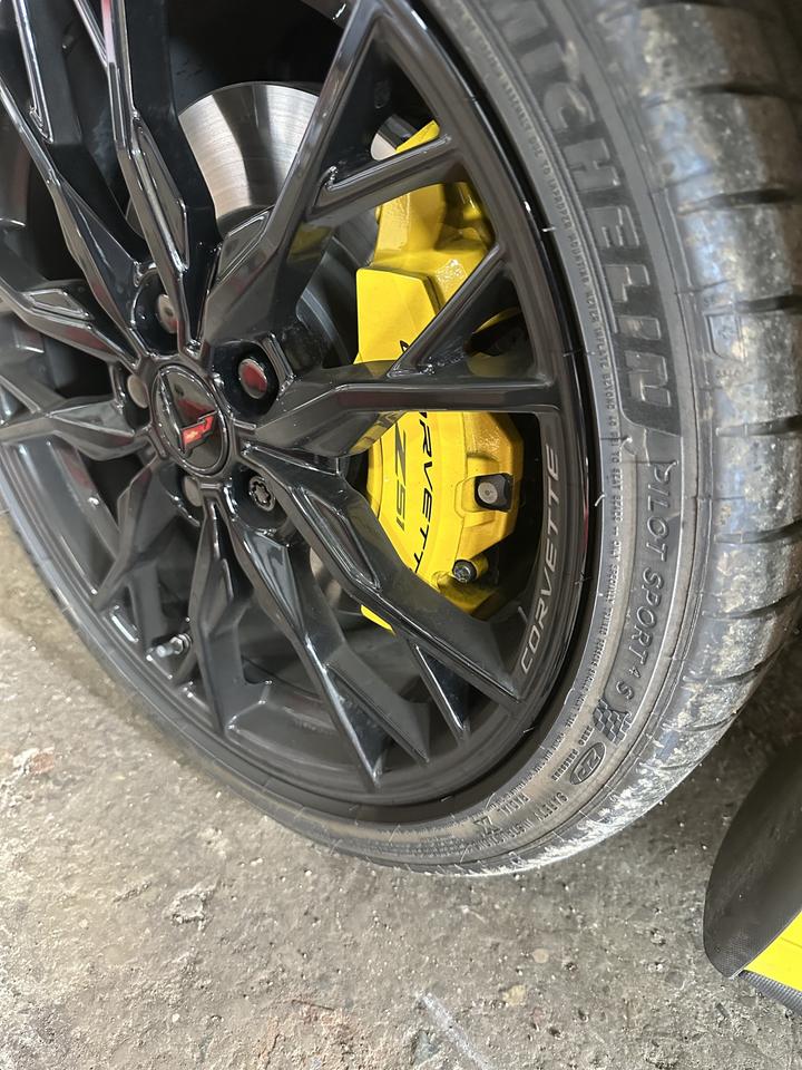 2025 Chevrolet Corvette STINGRAY CONVT 3LT wZ51 PERFORMANCE CLEAN CARFAX Photo