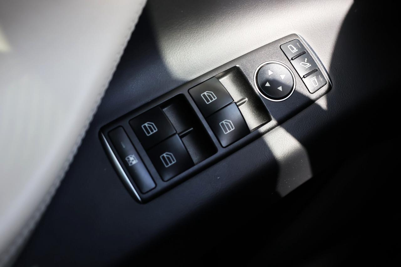 2017 Tesla Model X 100D-LONG RANGE-AWD/NAV/AUTO PILOT/DRIVER ASSIST/F Photo