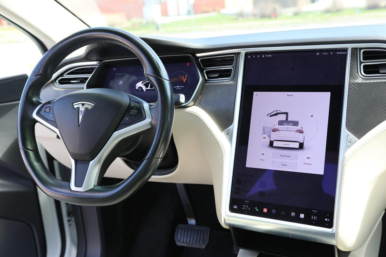 2017 Tesla Model X 100D-LONG RANGE-AWD/NAV/AUTO PILOT/DRIVER ASSIST/F Photo