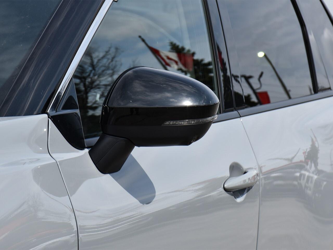 2024 Nissan Rogue AWD SL, LEATHER SEATS, APPLE CARPLAY, REMOTE START Photo