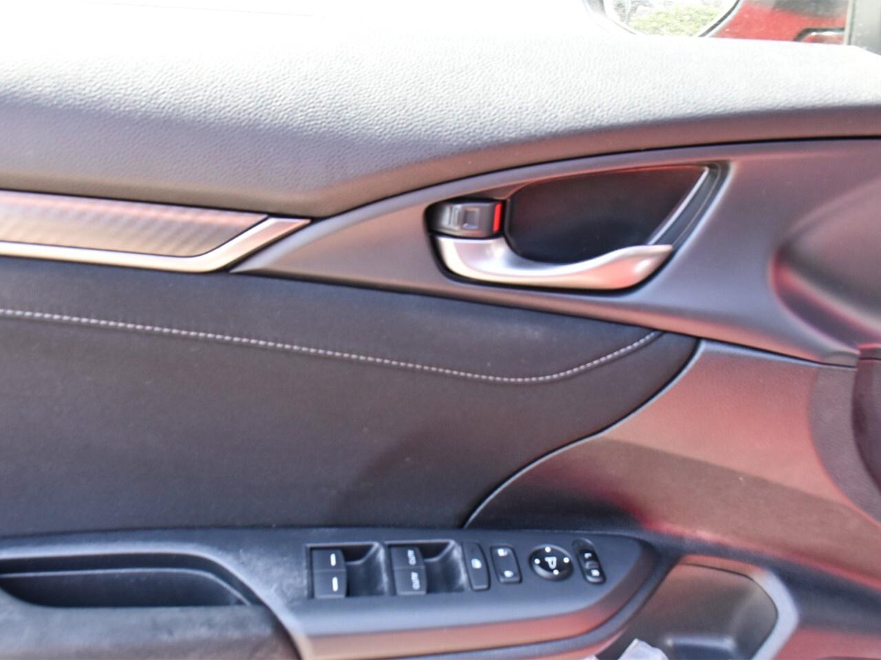 2018 Honda Civic Hatchback SPORT MANUAL, NEW ALL SEASONS, GREAT CONDITION Photo