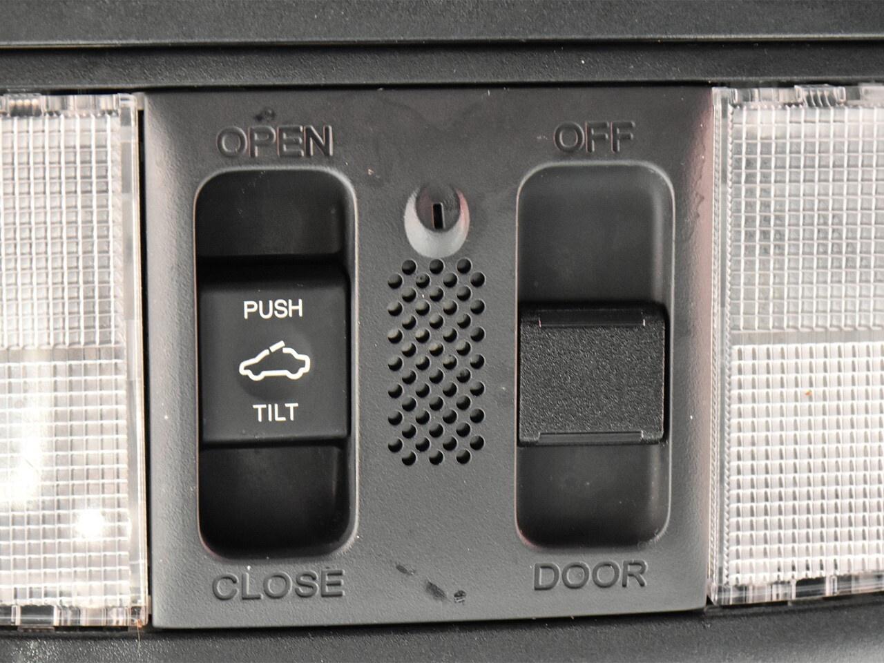 2018 Honda Civic Hatchback SPORT MANUAL, NEW ALL SEASONS, GREAT CONDITION Photo