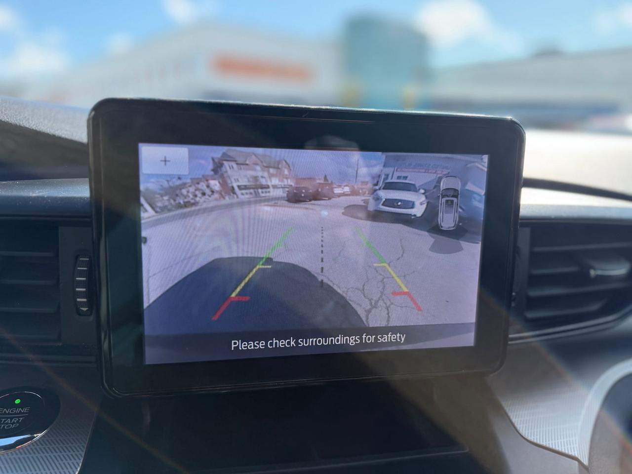 2020 Ford Explorer XLT Photo