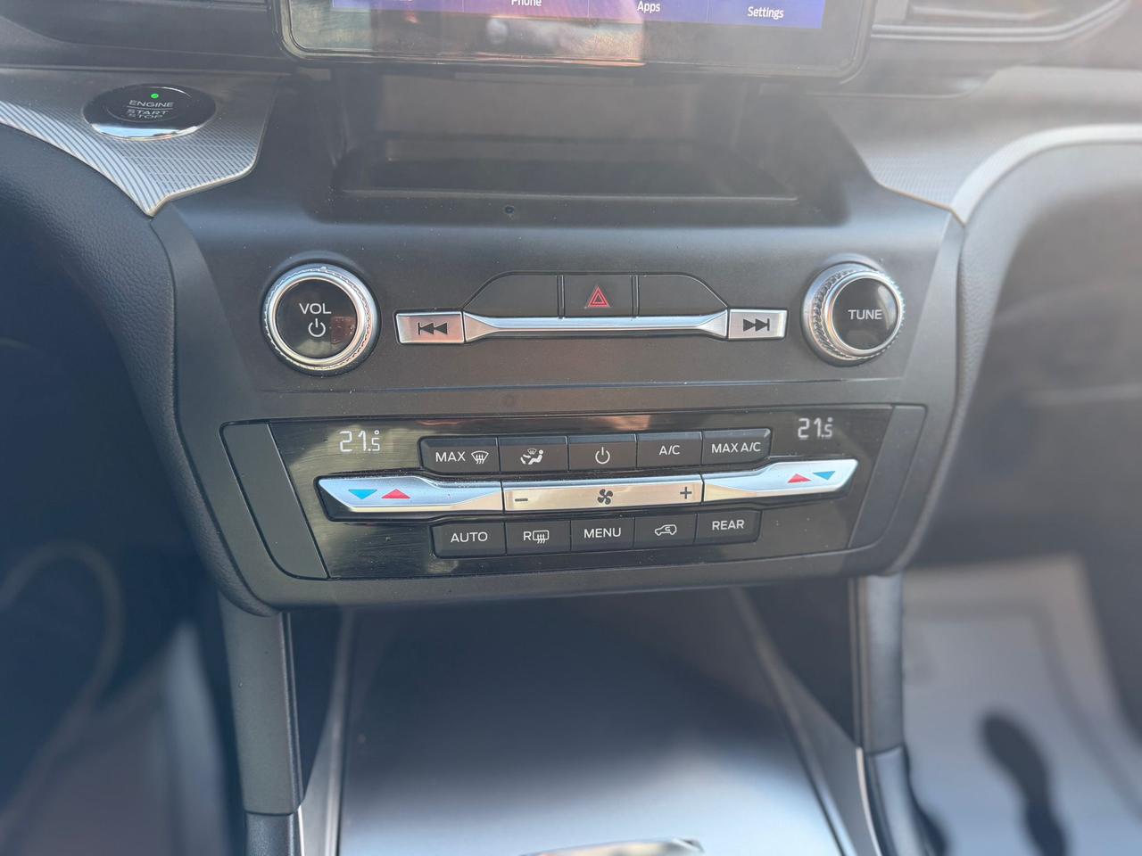 2020 Ford Explorer XLT Photo