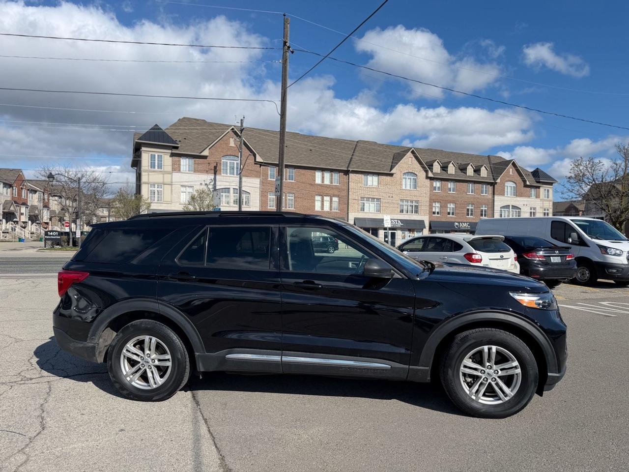 2020 Ford Explorer XLT Photo