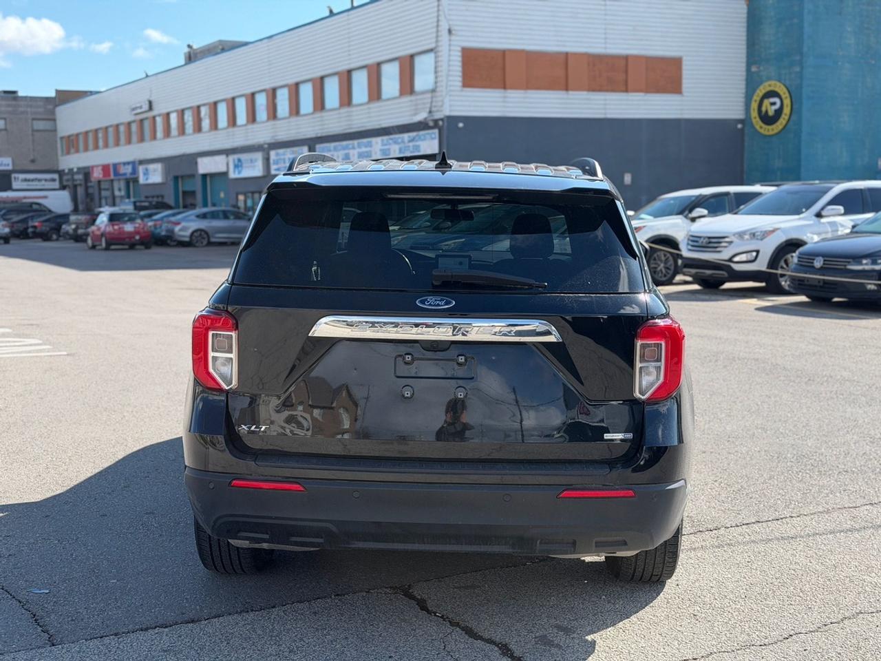 2020 Ford Explorer XLT Photo