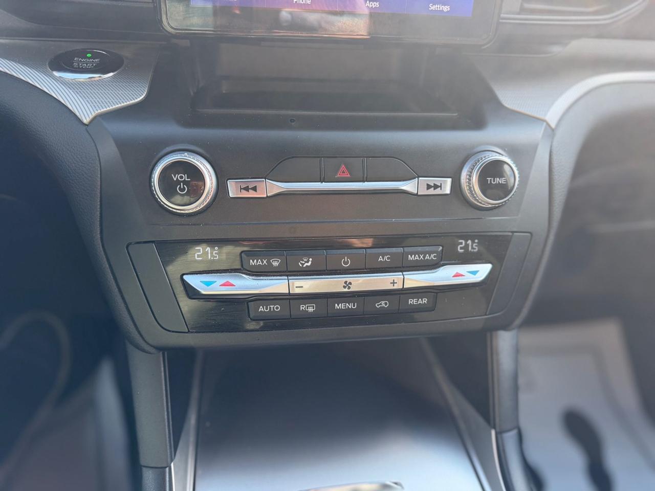 2020 Ford Explorer XLT Photo