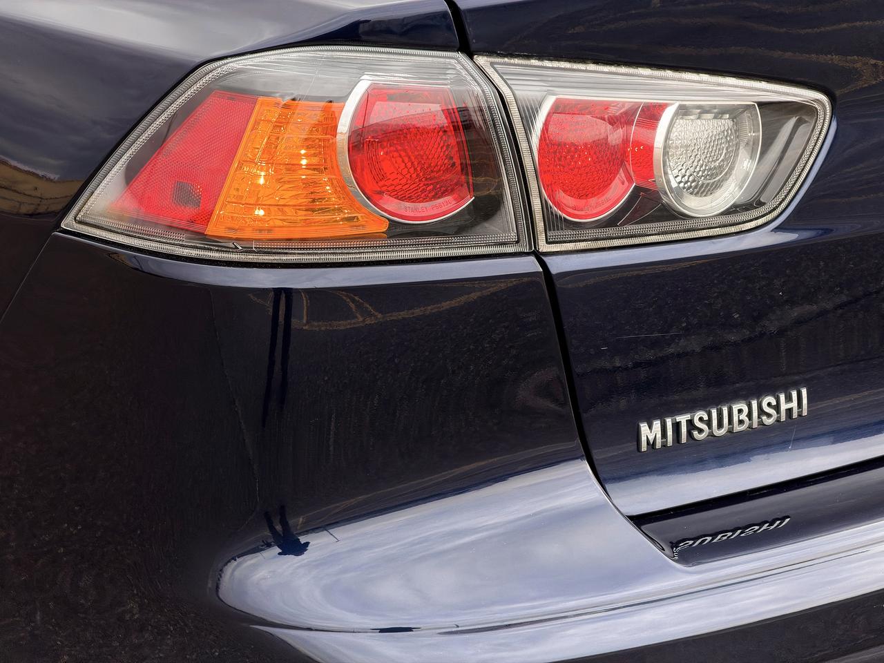 2013 Mitsubishi Lancer ES Sport Photo