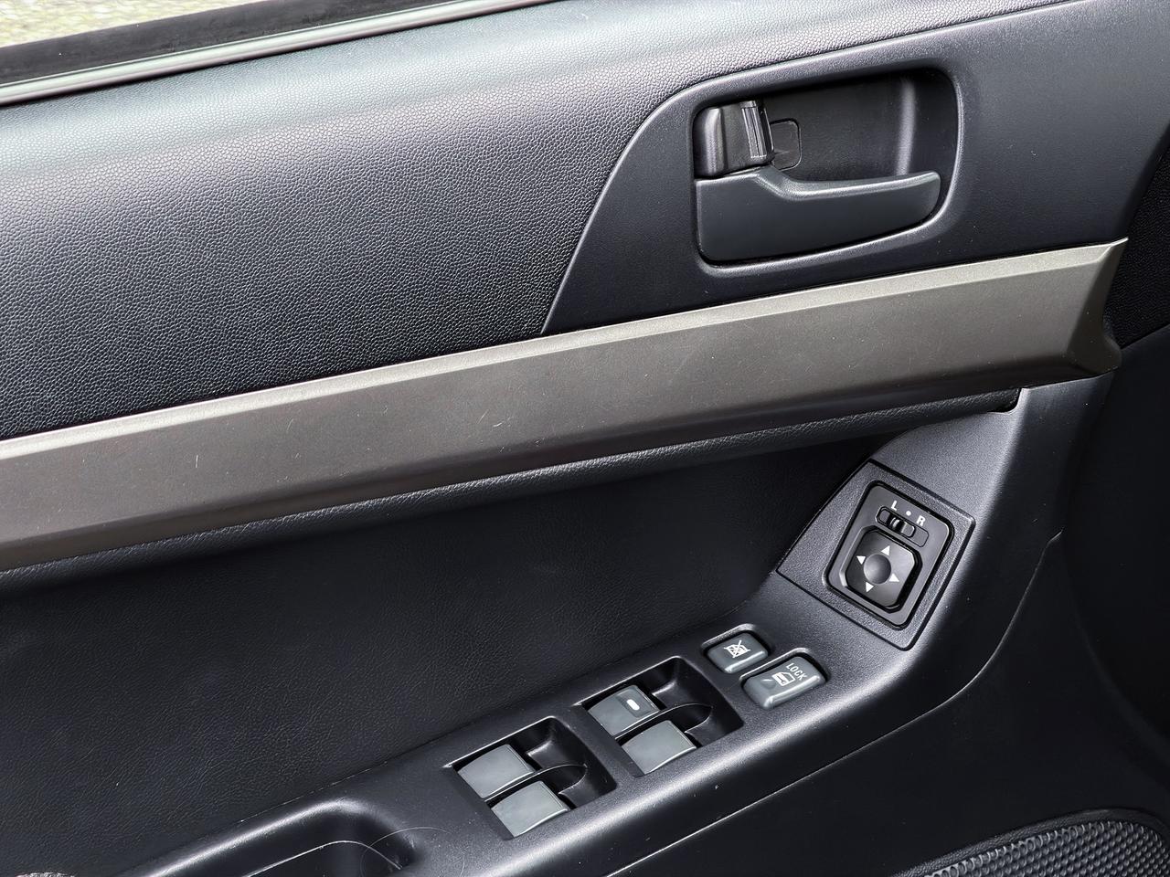 2013 Mitsubishi Lancer ES Sport Photo