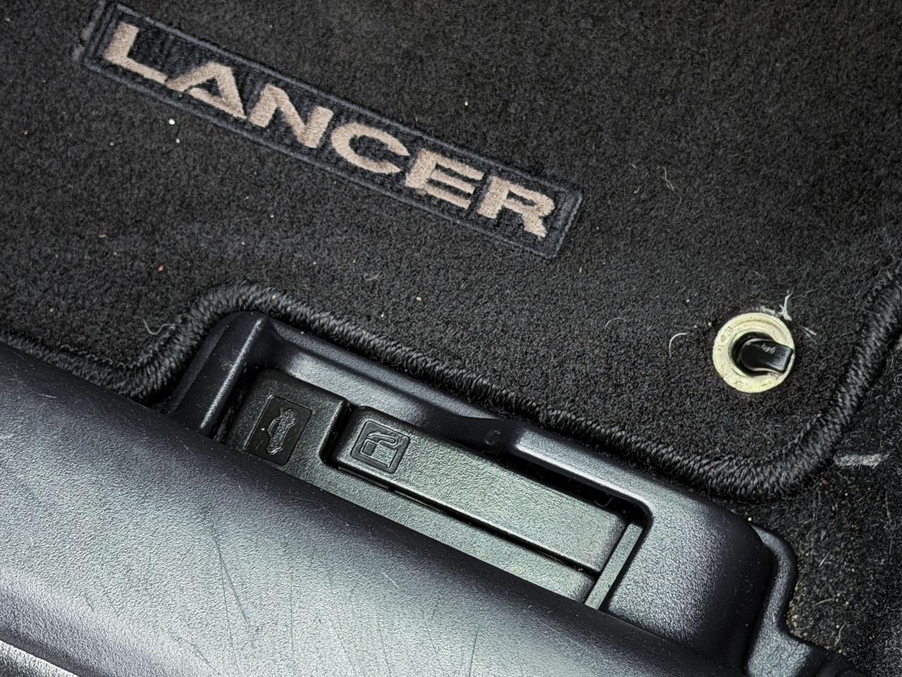 2013 Mitsubishi Lancer ES Sport Photo