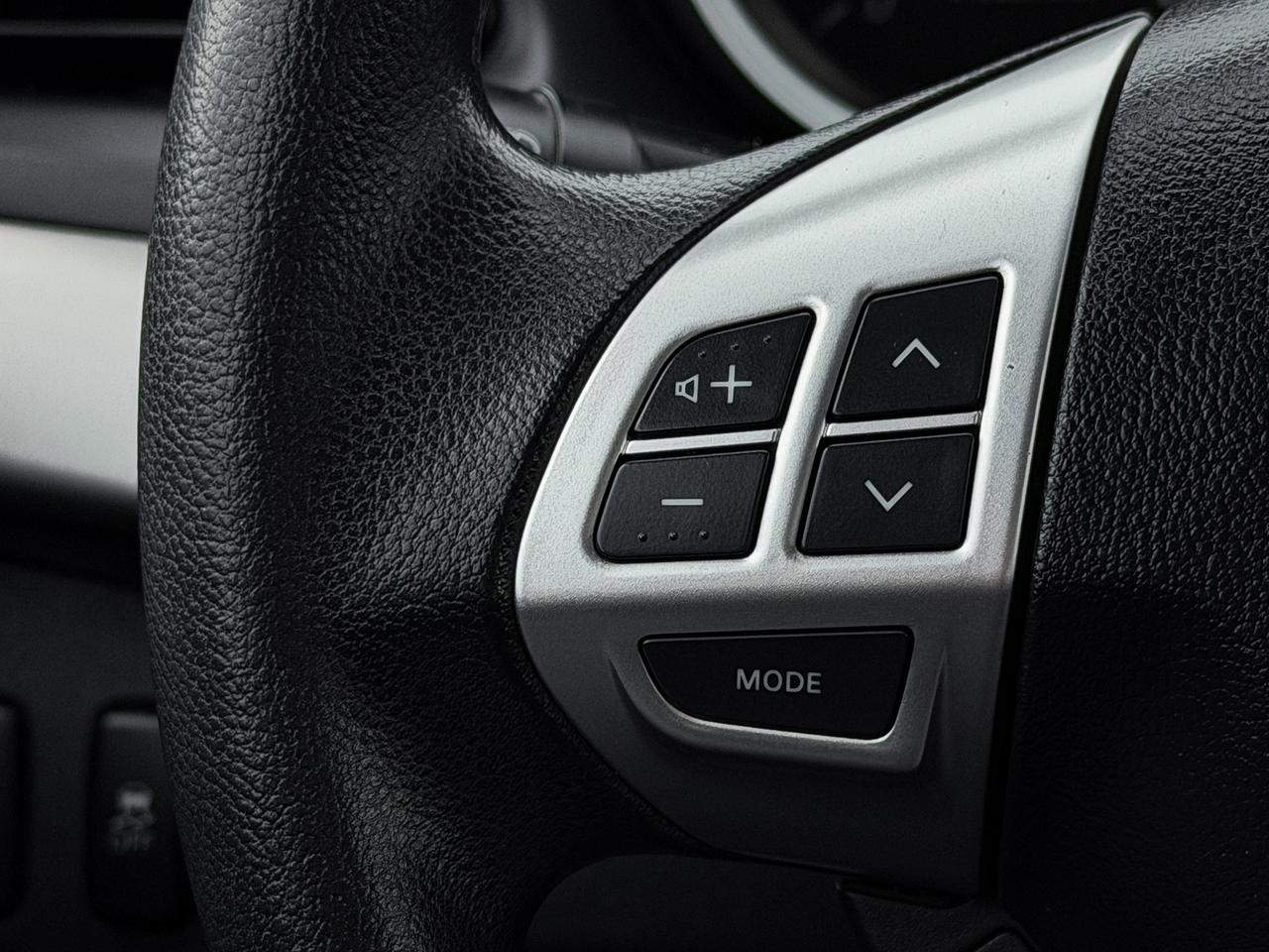 2013 Mitsubishi Lancer ES Sport Photo