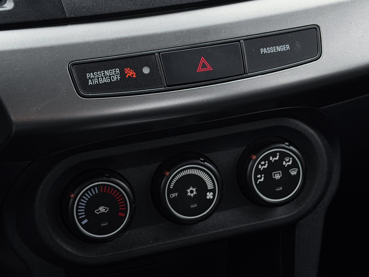 2013 Mitsubishi Lancer ES Sport Photo