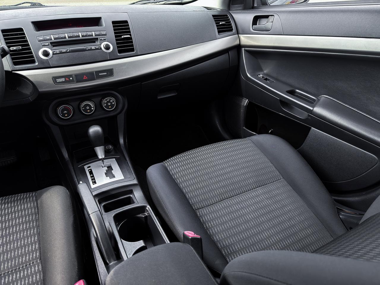 2013 Mitsubishi Lancer ES Sport Photo