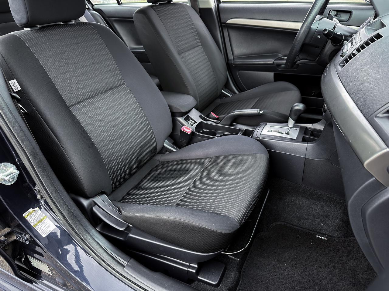 2013 Mitsubishi Lancer ES Sport Photo