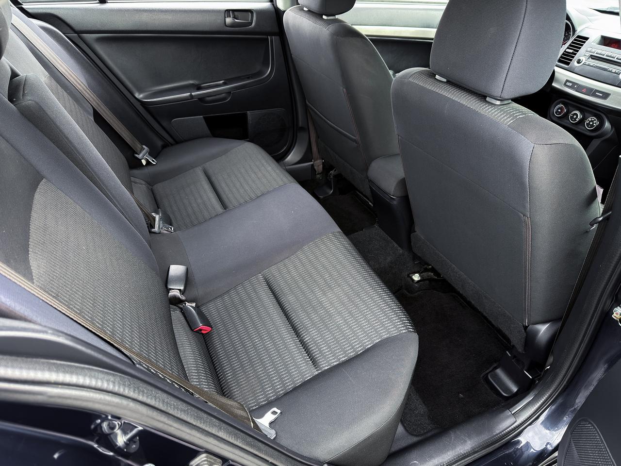 2013 Mitsubishi Lancer ES Sport Photo
