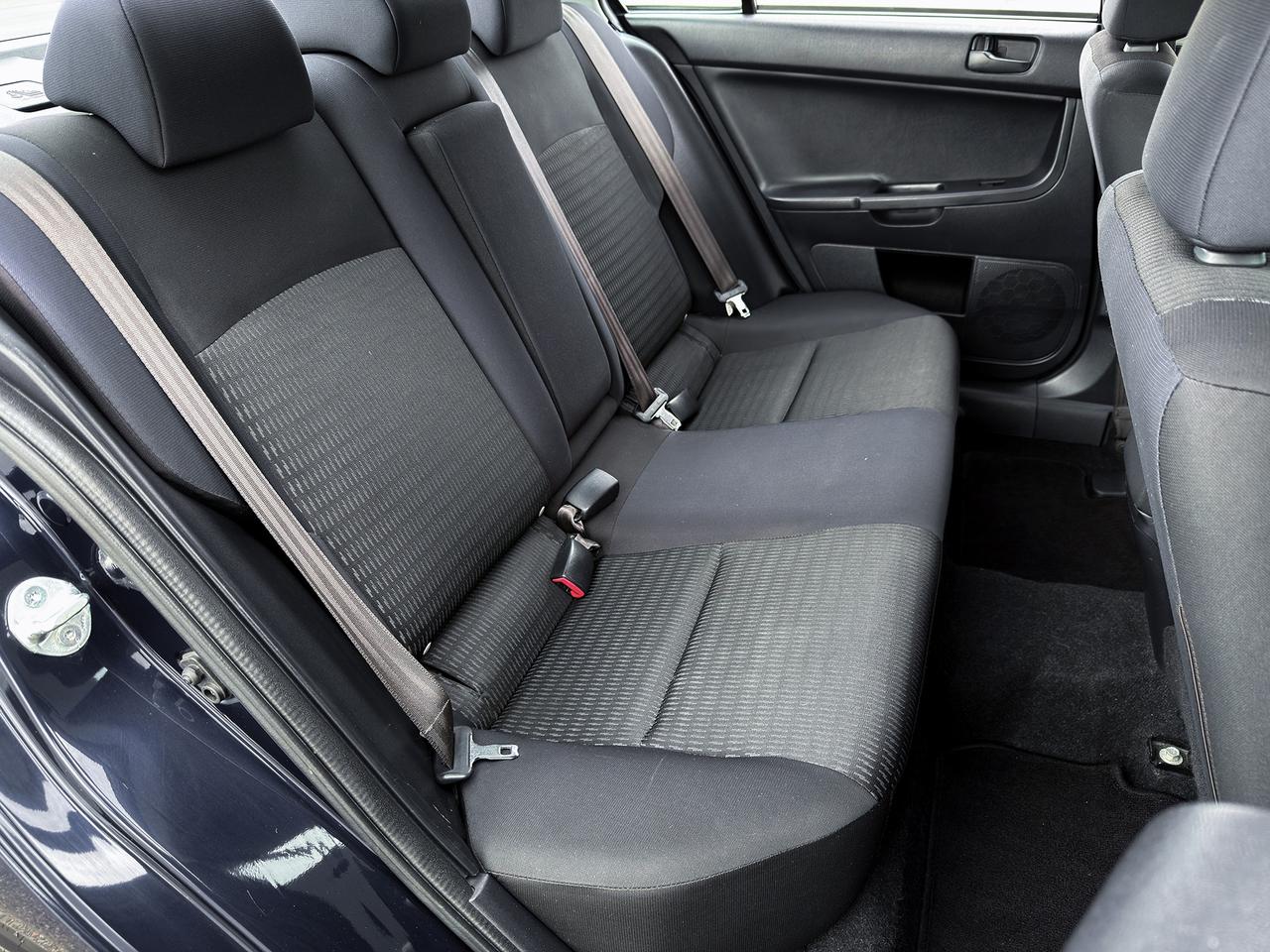 2013 Mitsubishi Lancer ES Sport Photo